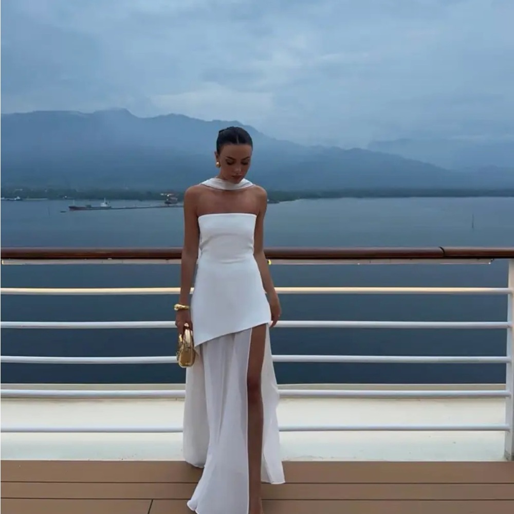 Elegant White Strapless Dress - NEW and NEVER worn!